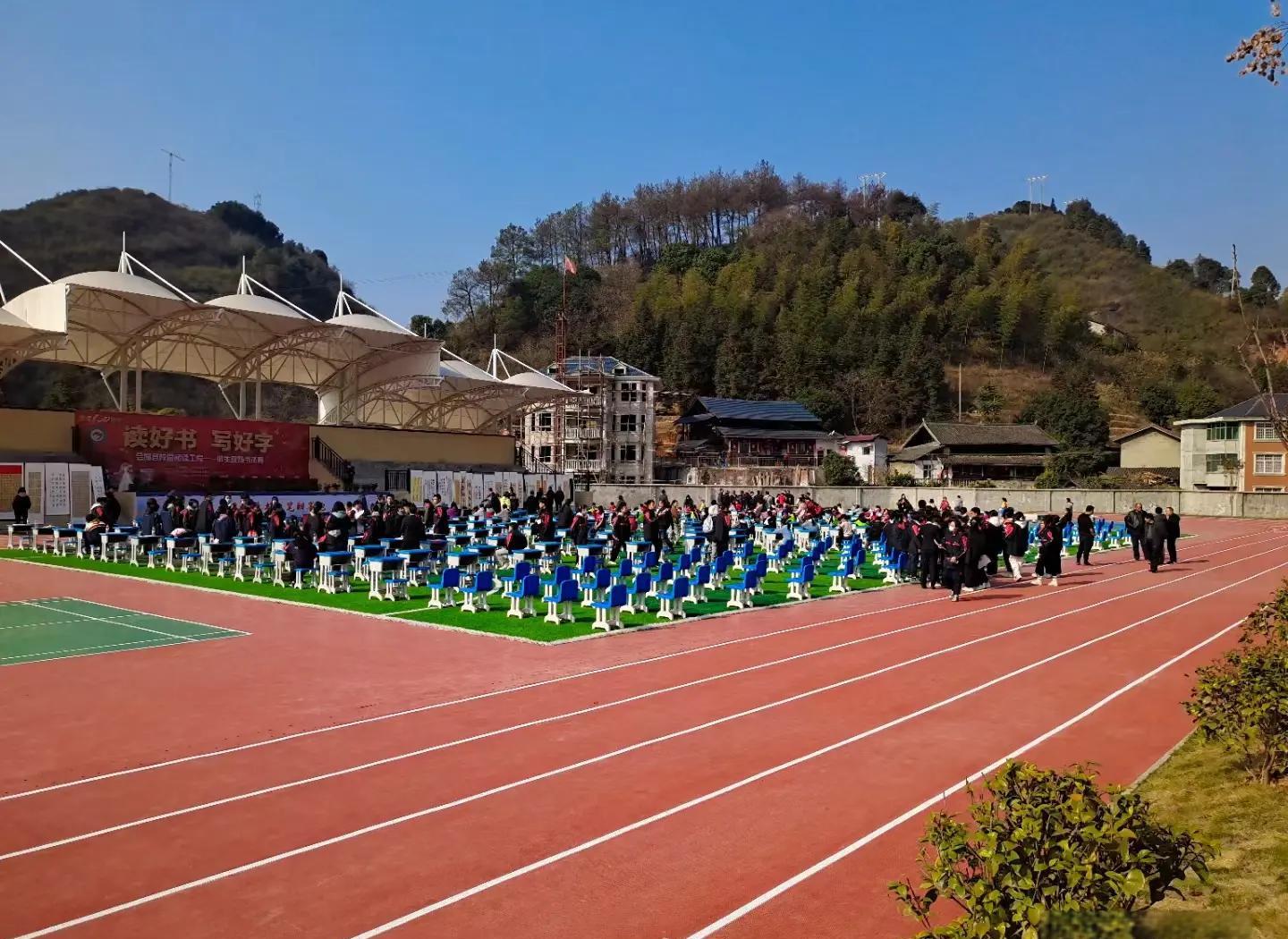 鹤壁市硅PU学校塑胶跑道 - 价格